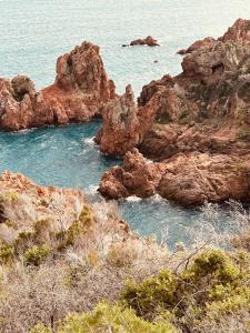 Gallery image of Cap Esterel - Duplex avec 2 terrasses dont une tropezienne, piscines et loisirs in Saint-Raphaël
