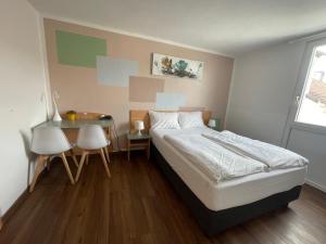 Postel nebo postele na pokoji v ubytování Residenz Hotel Wuppertal