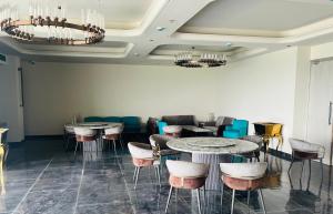 Zdjęcie z galerii obiektu LE PARC HOTEL & BANQUETS BAREIlLY w mieście Jāmb