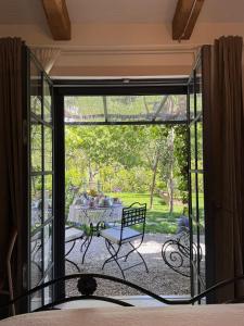 Κήπος έξω από το Felicia's Country House