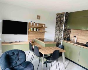 Η κουζίνα ή μικρή κουζίνα στο La Baule-Grands Hotels - 8 min walk to Benoit Beach