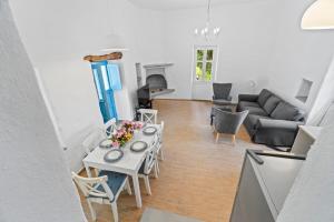 Imagen de la galería de Peaceful Stay in Livadia, near Chora and Beach, en Vrakhnós