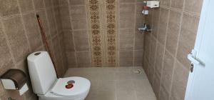 Phòng tắm tại Gisa Hostel All Private Ensuite Rooms