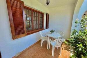 Balkón nebo terasa v ubytování SON BOU Apartamento en planta baja junto la playa
