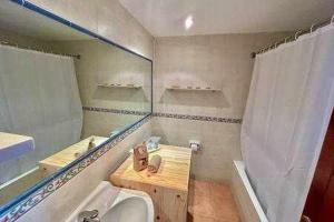 Koupelna v ubytování SON BOU Apartamento en planta baja junto la playa