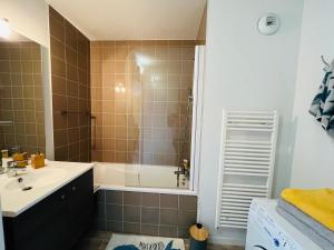 Et badeværelse på appartement petite ourse flaine 2chambres avec wifi + 25 billeder