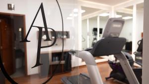 Fitness centrum a/nebo fitness zařízení v ubytování Hotel Abastos Plaza