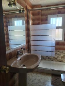 Koupelna v ubytování Casa Detrés + 37 fotografií