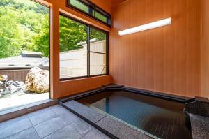 Piscina di 温泉御宿 るりびたき o nelle vicinanze
