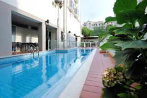 Bazén v ubytování Hotel Sirius Riccione nebo v jeho okolí