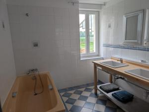 Ένα μπάνιο στο Les Hiboux +17 φωτογραφίες