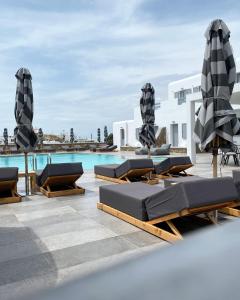 Bazén v ubytovaní Anna-Maria Mykonos Hotel alebo v jeho blízkosti