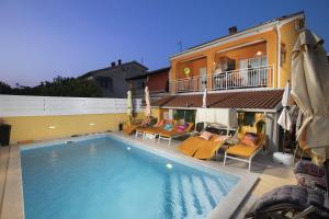 Bazén v ubytování Venus Holiday House with Pool nebo v jeho okolí
