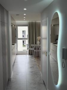 TV a/nebo společenská místnost v ubytování GOLD Apartment - Lotnisko Pyrzowice-Katowice