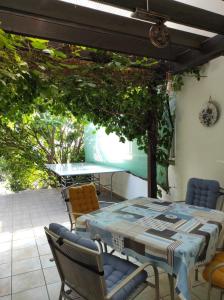 Κήπος έξω από το Blue&Green Apartment