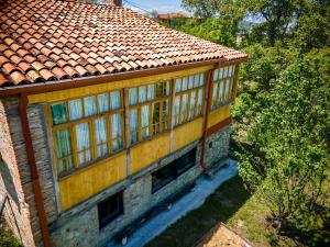 Budova, kde se apartmán nachází + 9 fotografií