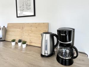 Παροχές για τσάι/καφέ στο LTA Apartment Ingolstadt Irgertsheim-5 Schlafzimmer-Einzelbetten-WLAN-Waschmaschine