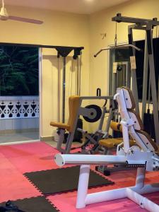 Fitness centrum a/nebo fitness zařízení v ubytování Breezebay Pool hotel