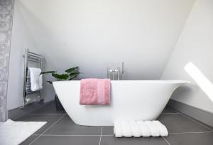 Fotografie z fotogalerie ubytování Luxury Cottage in Idyllic Cotswold Village nr Bath v destinaci Biddlestone + 15 fotografií