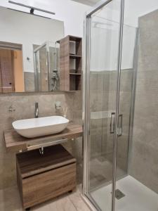 A bathroom at Sicily Neapolis Apartment & Rooms