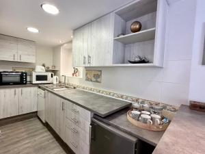Kuchyňa alebo kuchynka v ubytovaní Casa Con Vista -Luxury villa in Moraira