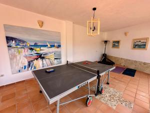 Stolný tenis v ubytovaní Casa Con Vista -Luxury villa in Moraira alebo v jeho okolí
