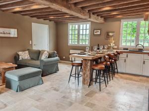 Posezení v ubytování Authentique longère en Sologne