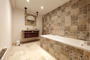 Koupelna v ubytování Authentique longère en Sologne