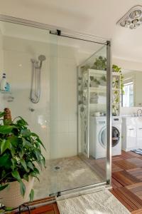 Foto sihtkohas Weston Creek asuva majutusasutuse Guest Suite in Duffy with Pool View galeriist