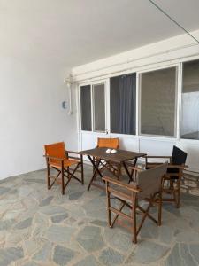 Gallery image of Yellow Beach House in Logaras