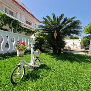 Imagen de la galería de SANTA VENERE Apartments "PARCHEGGIO interno MOTO-AUTO" Ricarica auto Elettriche, en Tropea
