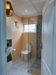 Ένα μπάνιο στο Gladys Suites 1 +10 φωτογραφίες