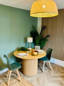 Χώρος καθιστικού στο Jungle Deluxe Fontainebleau #INSEAD #CENTRE +22 φωτογραφίες