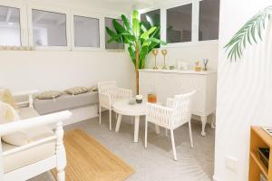 Posezení v ubytování Mykonos Double Luxury Mini Suites-With External Hot spa Adults only