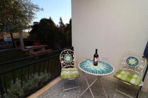 Balkón nebo terasa v ubytování Apartments Trstenica