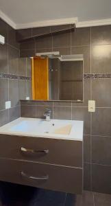 Gallery image of Luxury Apartment 2BR & Jacuzzi Near Expo 12 & ING Arena in Brussels +10 photos
