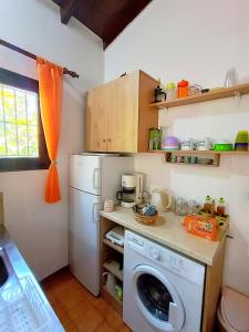 Kuchyň nebo kuchyňský kout v ubytování Elia House