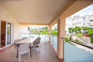 Uma varanda ou terraço em Apartmani Becici