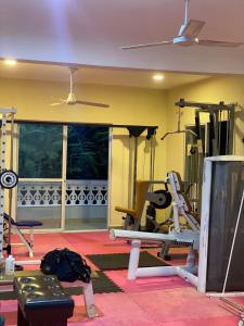 Fitness centrum a/nebo fitness zařízení v ubytování Breezebay Pool hotel