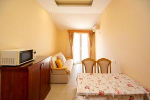 Cama ou camas em um quarto em Apartmani Becici