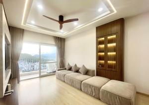 Un pat sau paturi într-o cameră la Seahome Apartment - OC3 Mường Thanh Viễn Triều Nha Trang