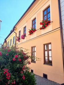 Budova, v ktorej sa apartmán nachádza