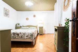 Postel nebo postele na pokoji v ubytování La Joannassiène, maison Ardéchoise de caractère + 37 fotografií