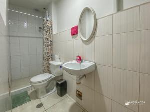 Ένα μπάνιο στο Family Duplex Just Steps from the Plaza de Armas