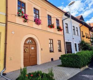 Budova, v ktorej sa apartmán nachádza