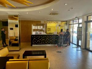 Oaspeți care stau la Apartament Royal Sun Romantic - 5 min to the beach +45 fotografii