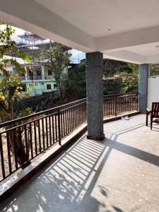 Balkoni atau teres di Gayatri Lodge