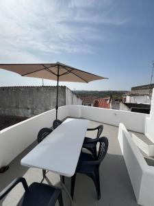 Uma varanda ou terraço em AL-Bash