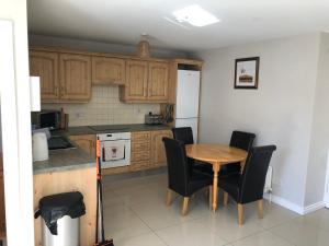 Kuchyň nebo kuchyňský kout v ubytování 27 old castlecourt portrush