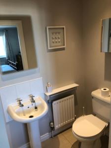 Koupelna v ubytování 27 old castlecourt portrush